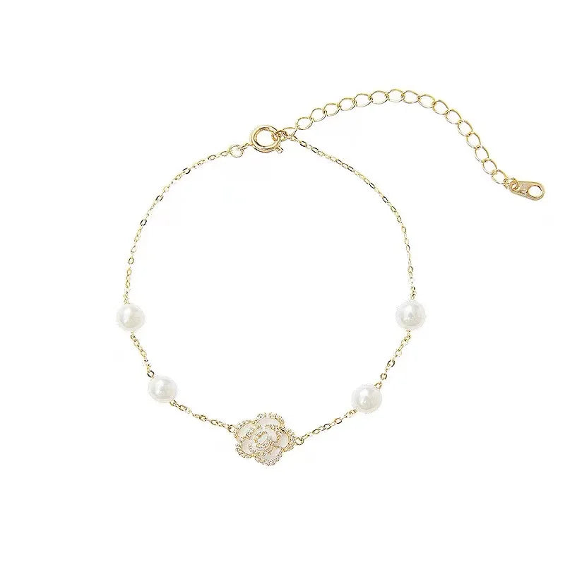 Pulseira Pérolas com Flor de Camélia